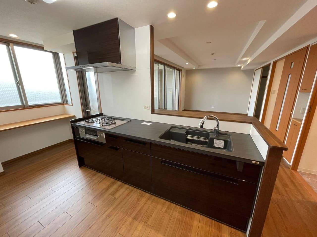 神戸のリフォーム会社ユーユーフォームが施工した高級システムキッチン