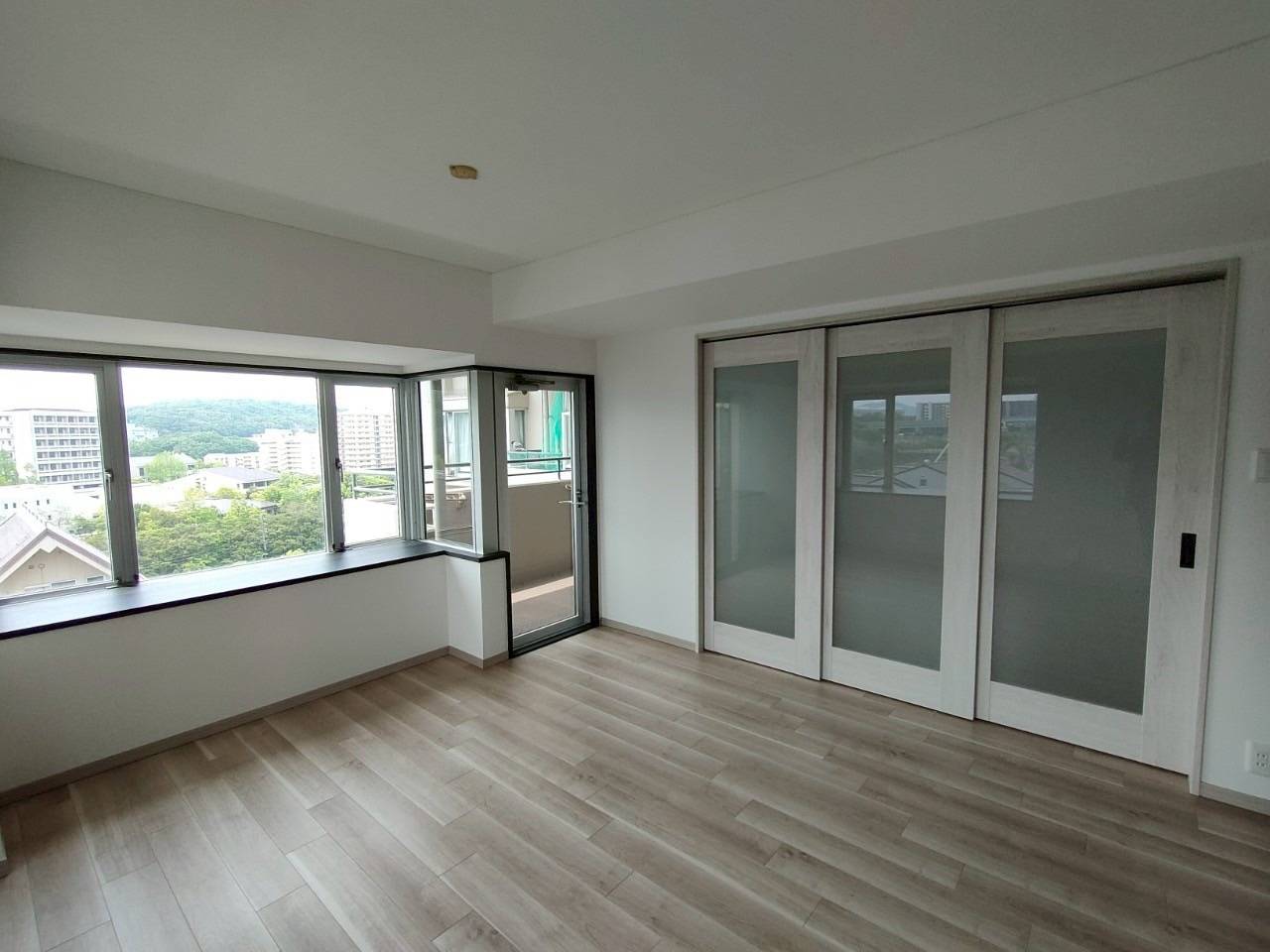 エルタウン学園2<br>リフォーム完了いたしました。<br>洗練されたシックな空間へ